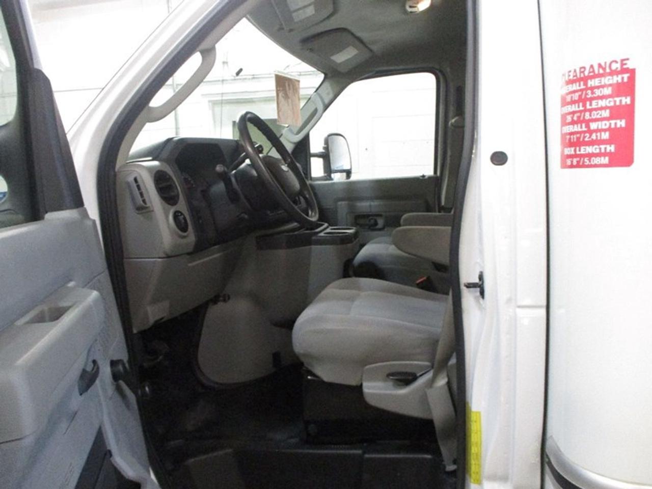 2019 Ford Econoline E-450 Photo3