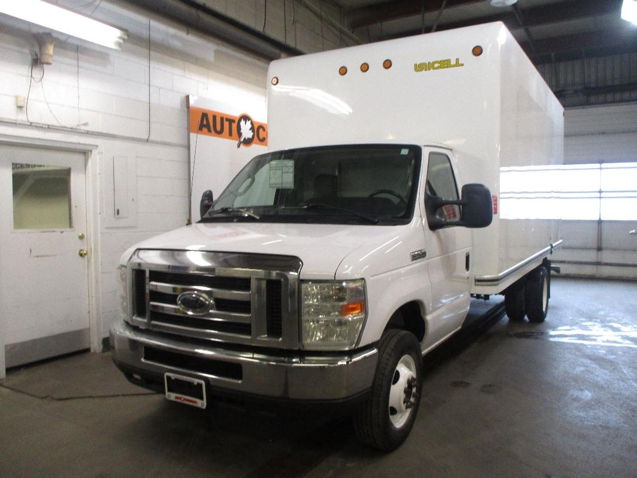 2019 Ford Econoline E-450 Photo0