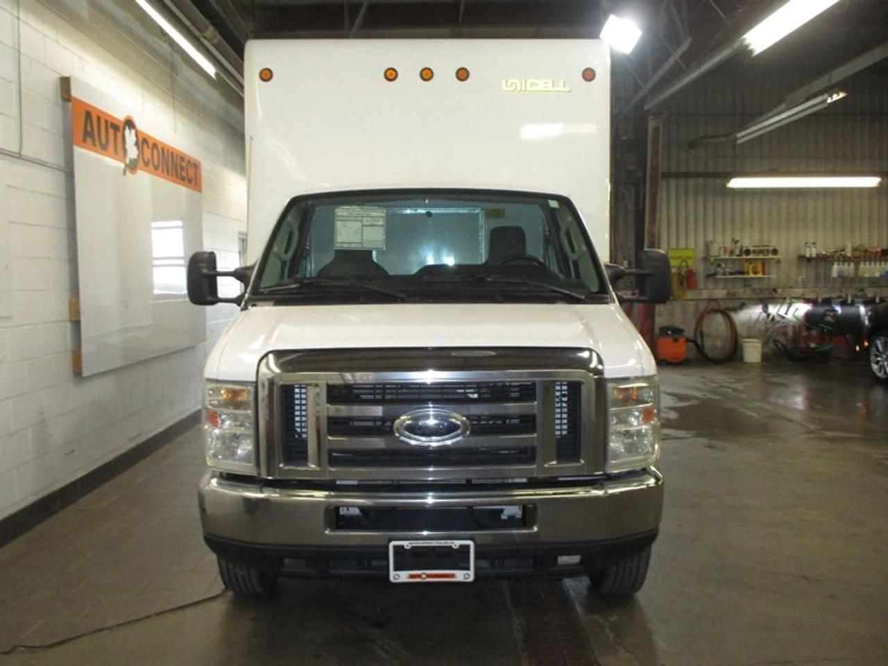 2019 Ford Econoline E-450 Photo