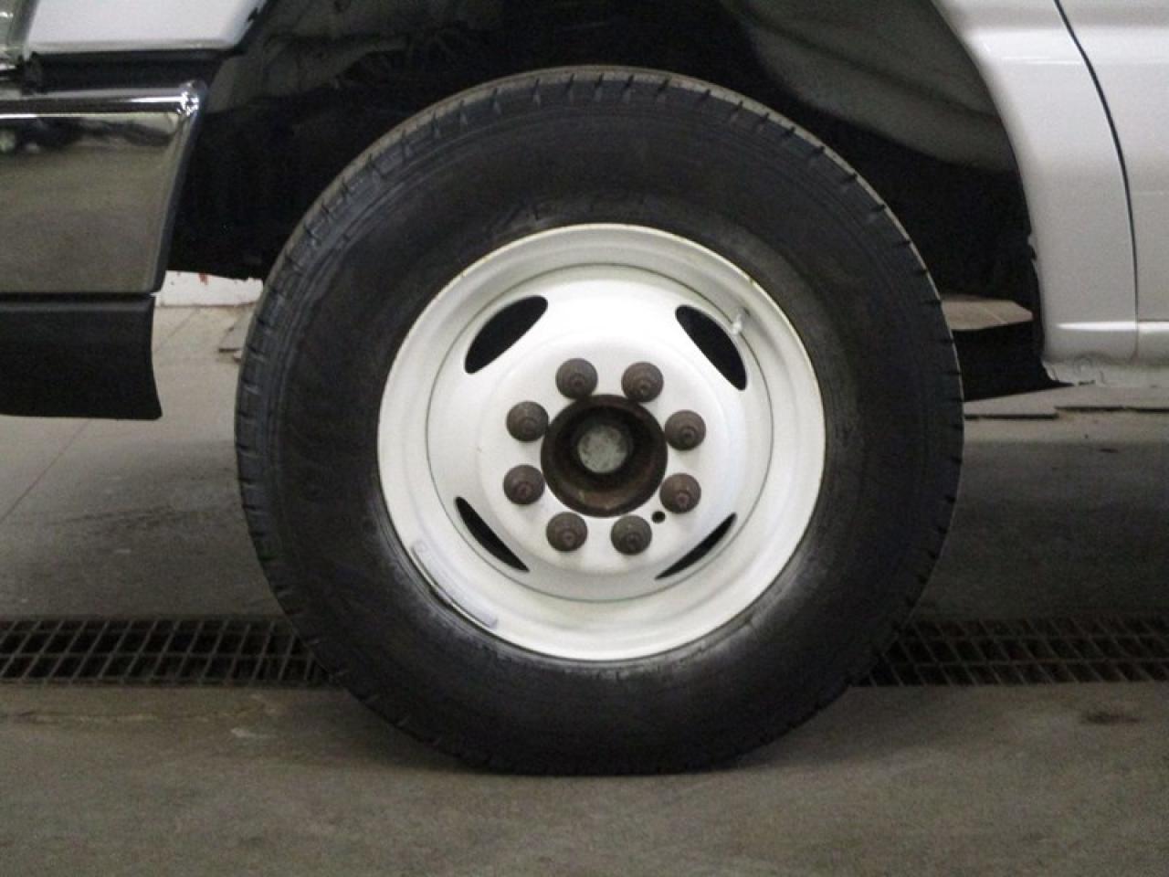 2019 Ford Econoline E-450 Photo