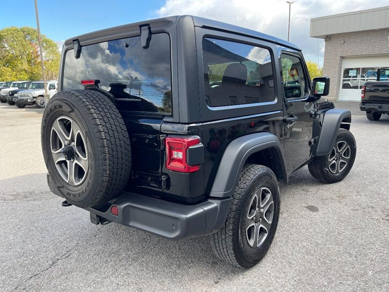 2021 Jeep Wrangler Sport S Photo