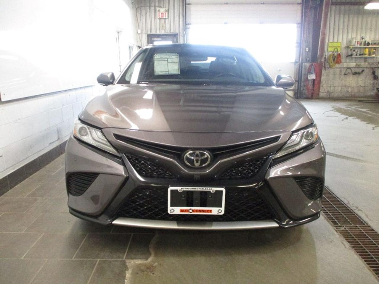 2018 Toyota Camry XSE V6 Photo3