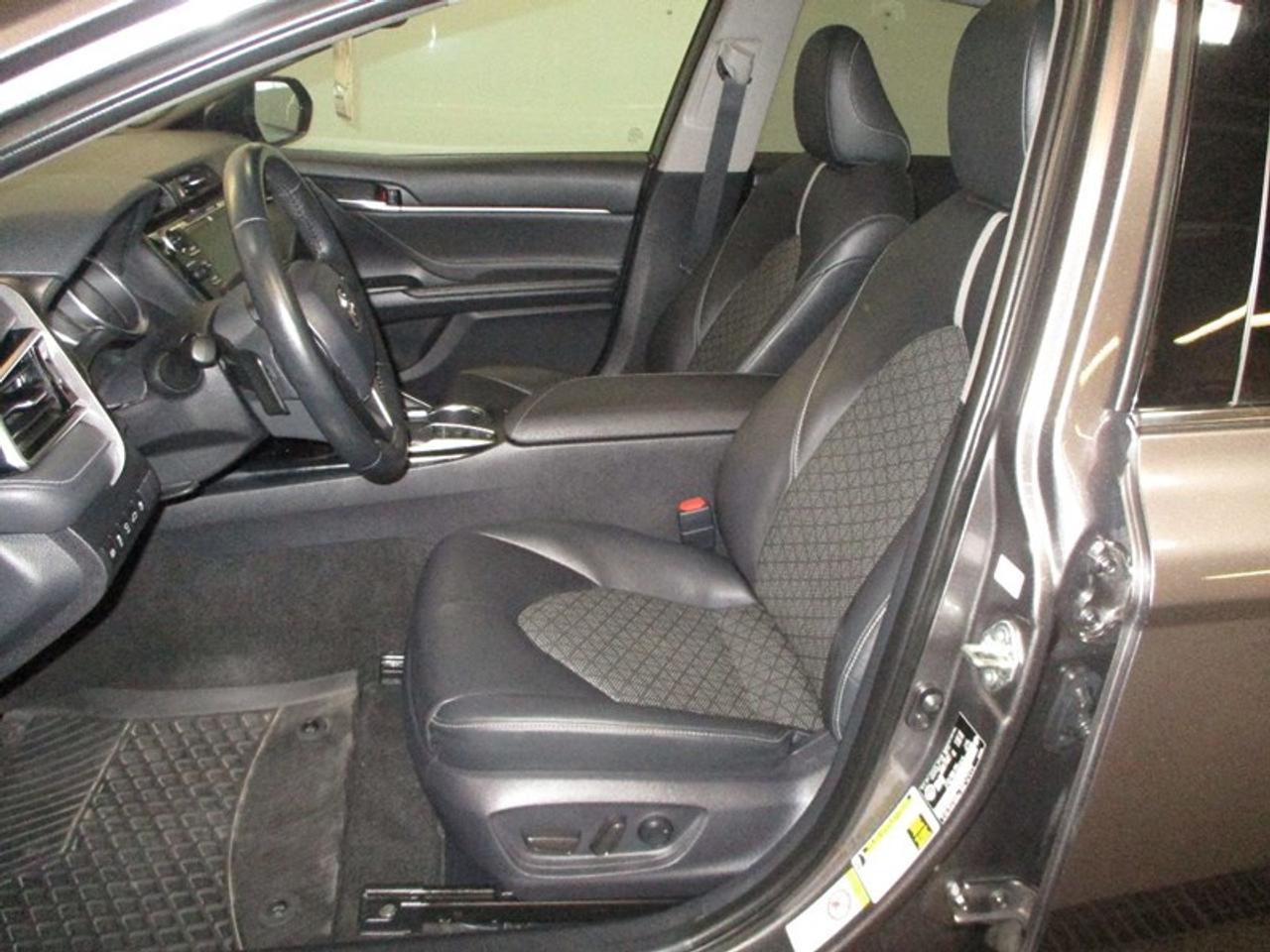2018 Toyota Camry XSE V6 Photo