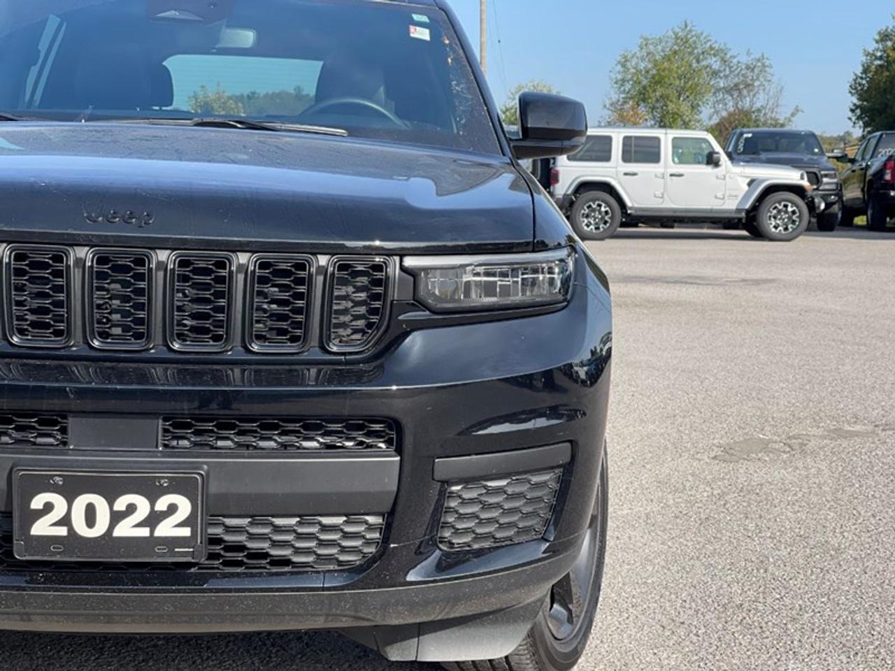 2022 Jeep Grand Cherokee L Laredo  Altitude Photo2