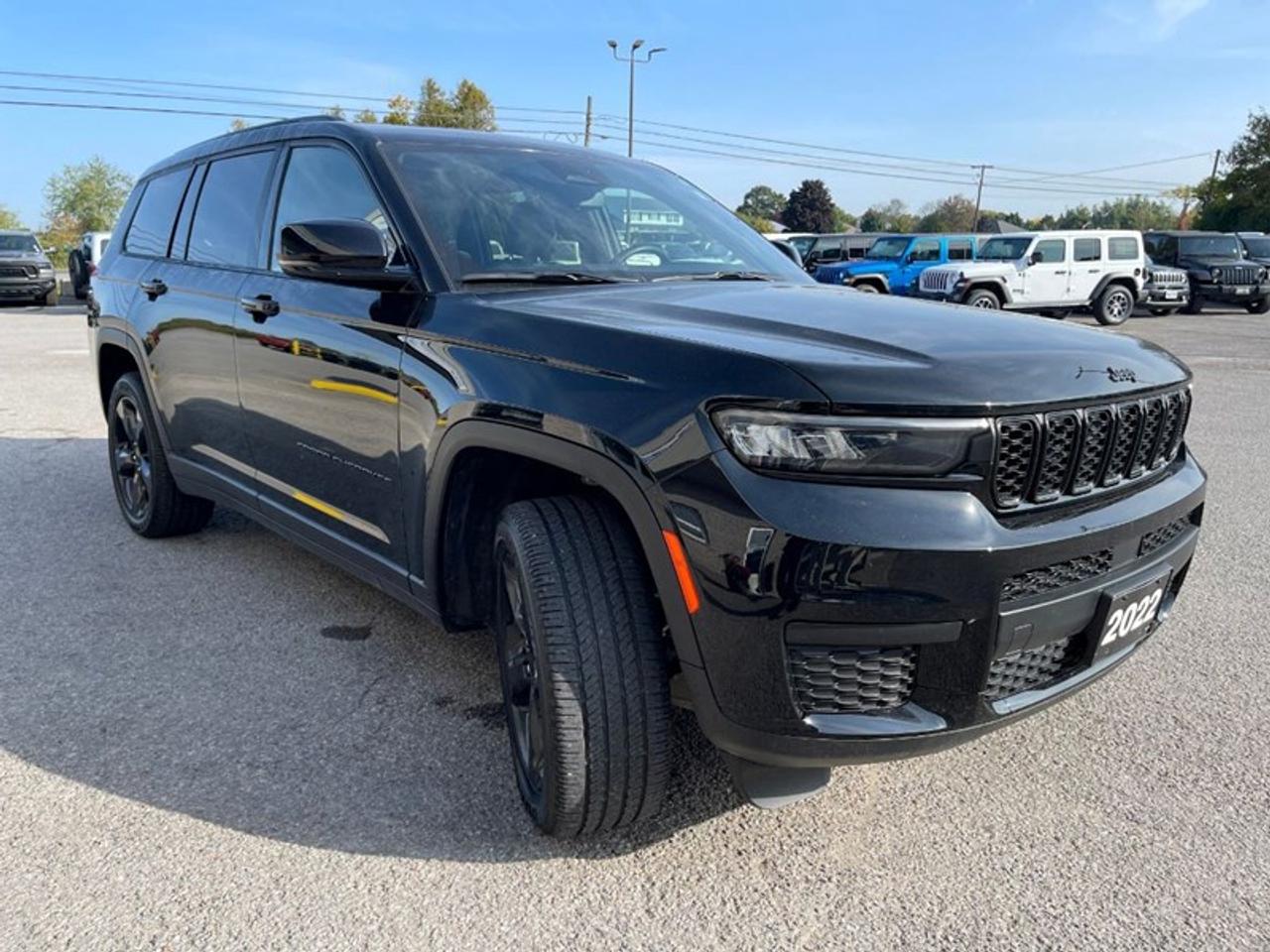 2022 Jeep Grand Cherokee L Laredo  Altitude Photo4