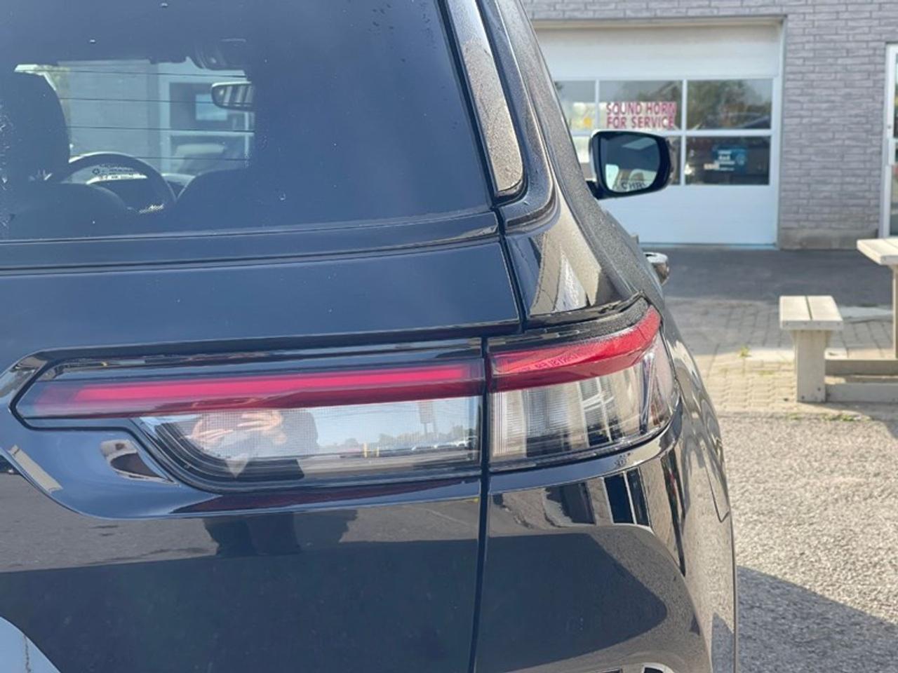 2022 Jeep Grand Cherokee L Laredo  Altitude Photo
