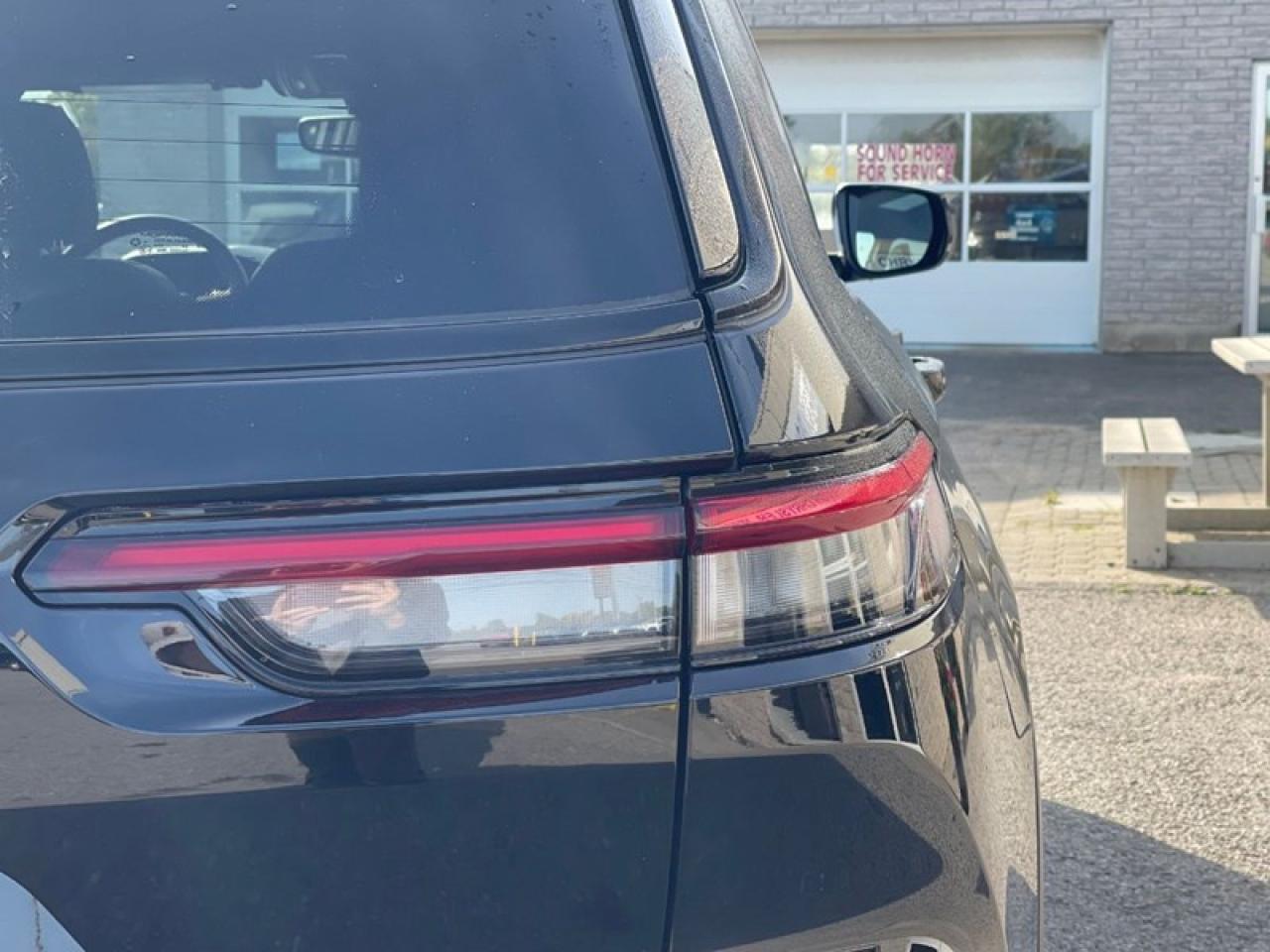 2022 Jeep Grand Cherokee L Laredo  Altitude Photo