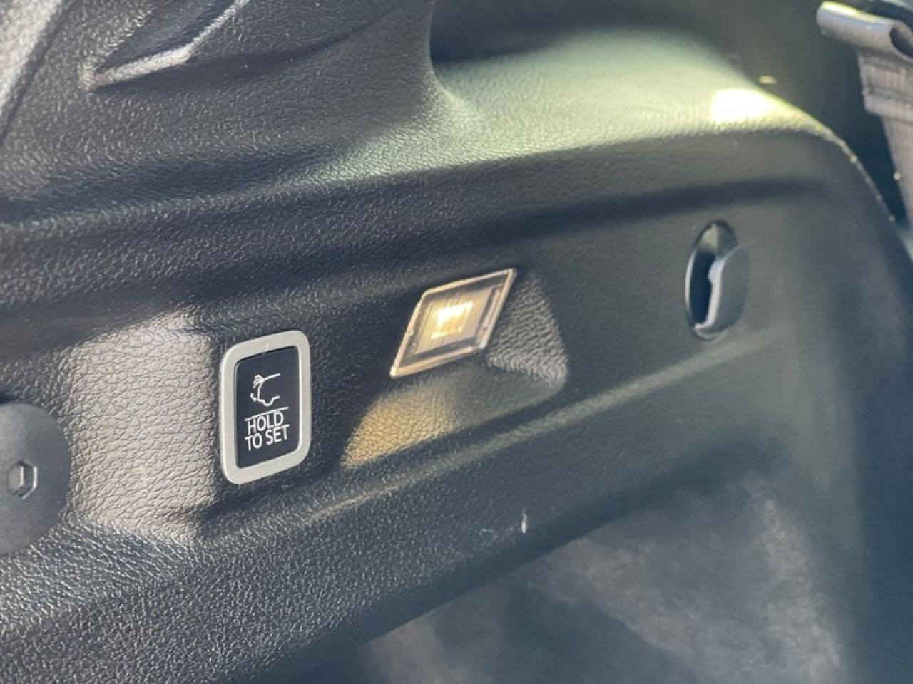 2022 Jeep Grand Cherokee L Laredo  Altitude Photo