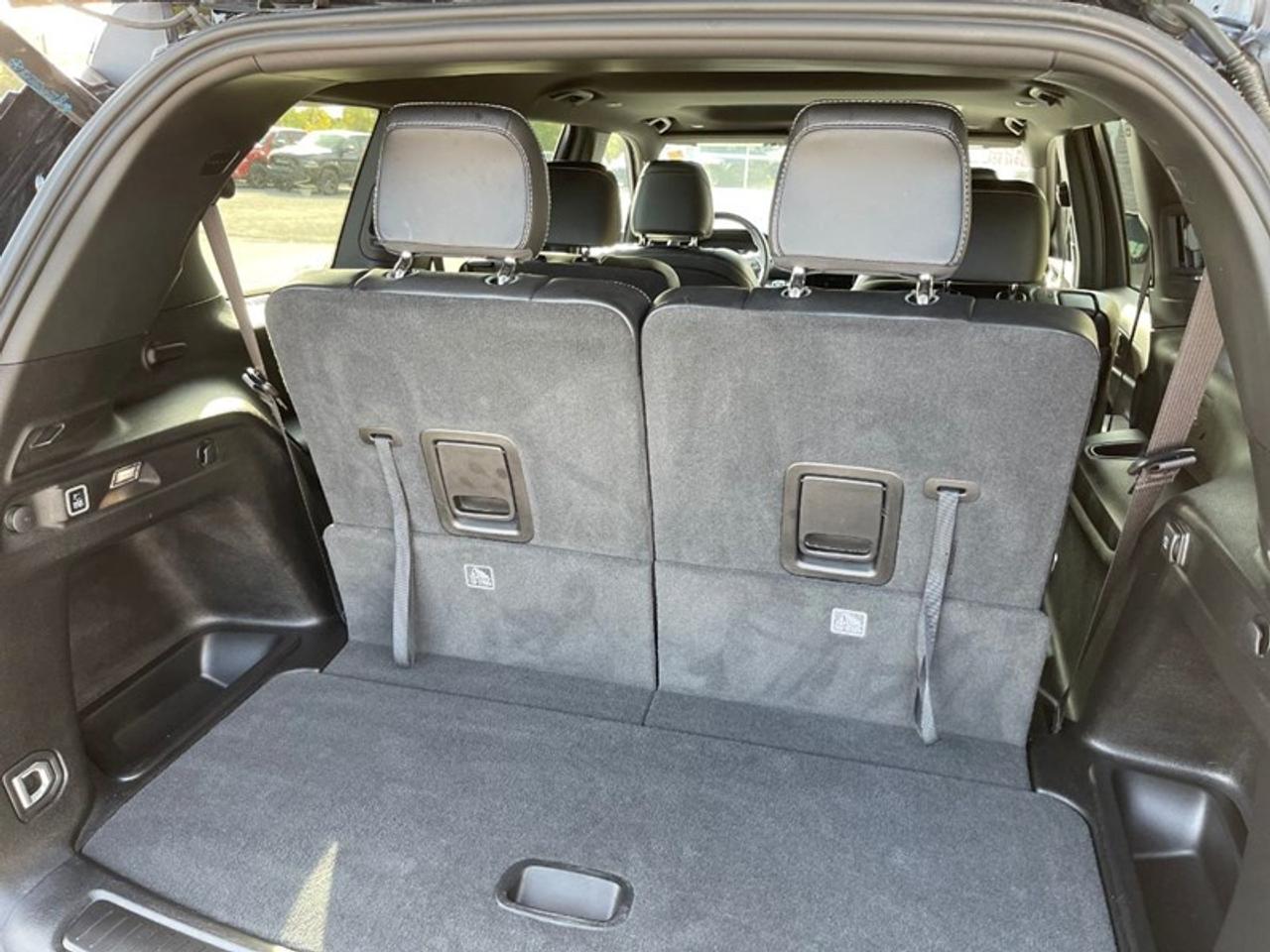 2022 Jeep Grand Cherokee L Laredo  Altitude Photo