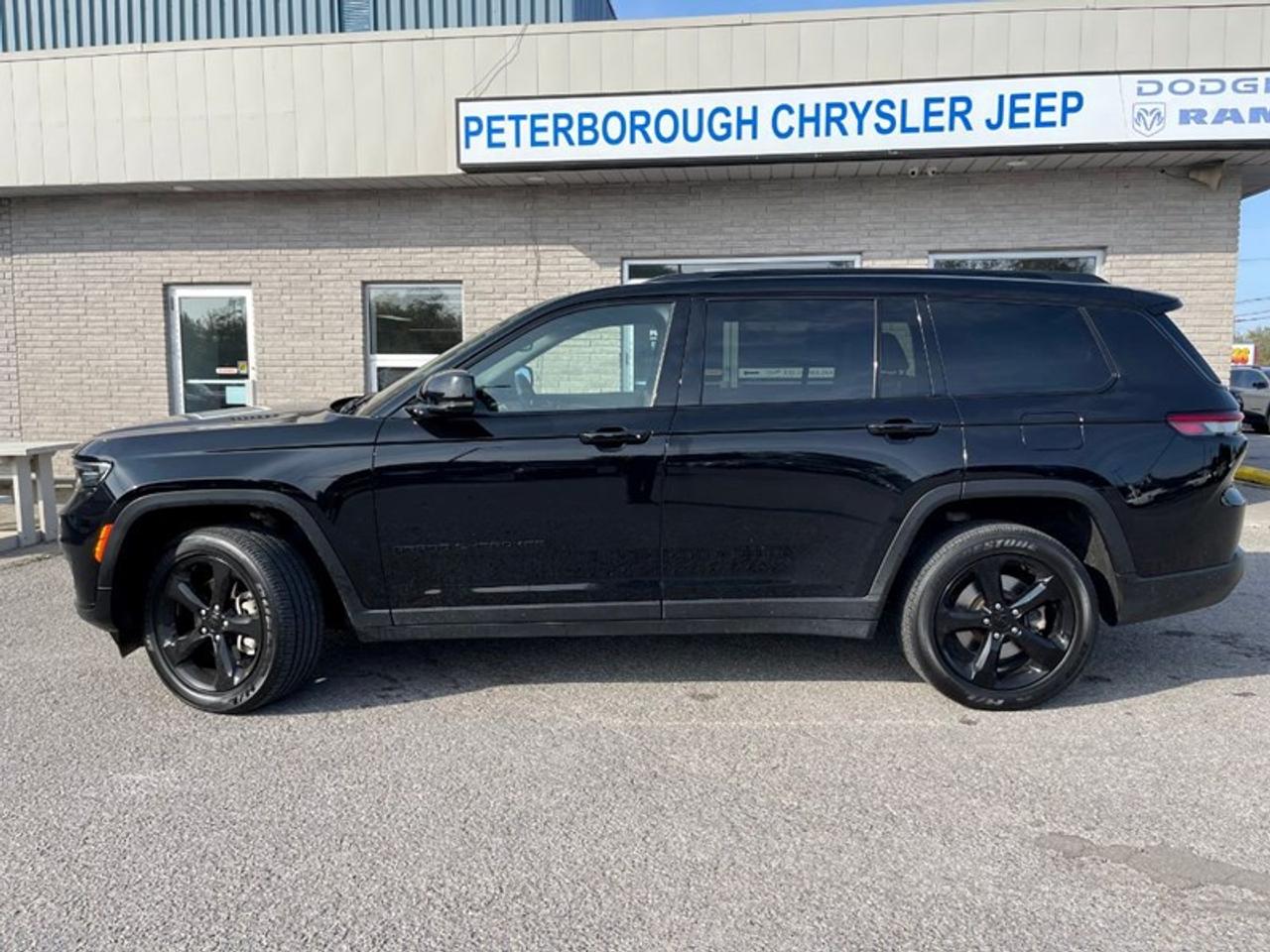 2022 Jeep Grand Cherokee L Laredo  Altitude Photo