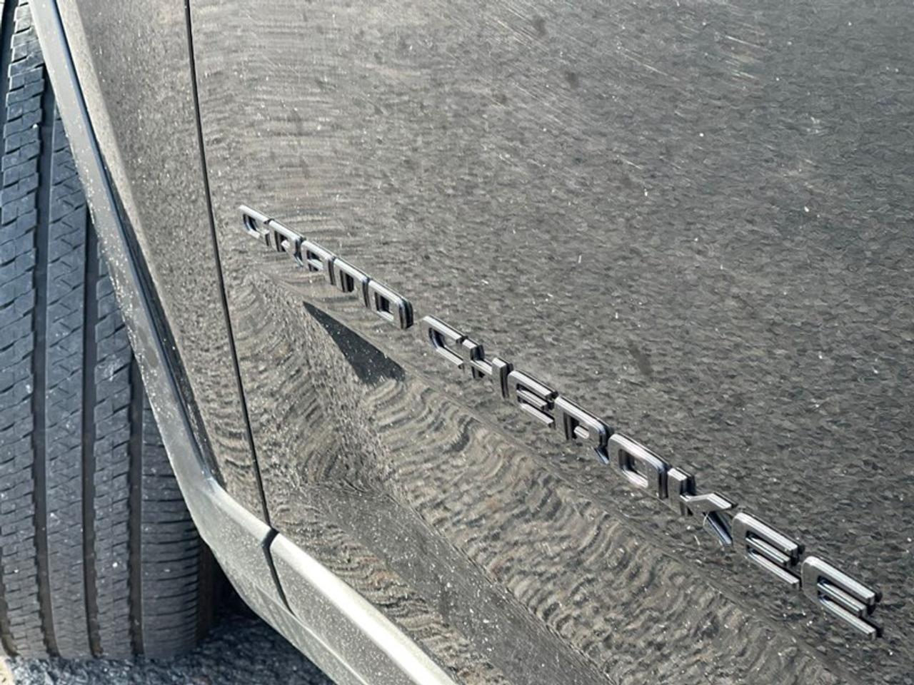 2022 Jeep Grand Cherokee L Laredo  Altitude Photo
