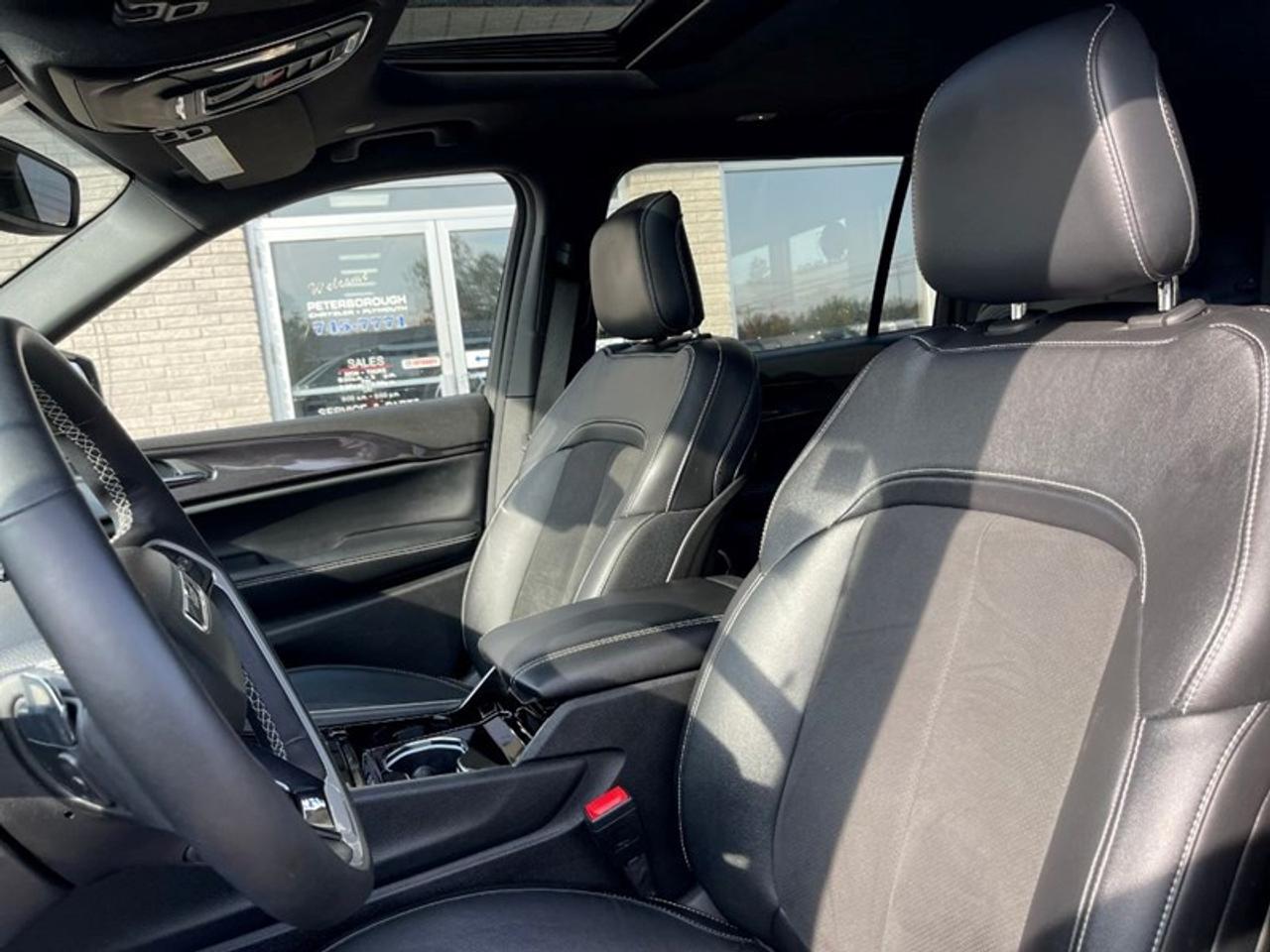 2022 Jeep Grand Cherokee L Laredo  Altitude Photo