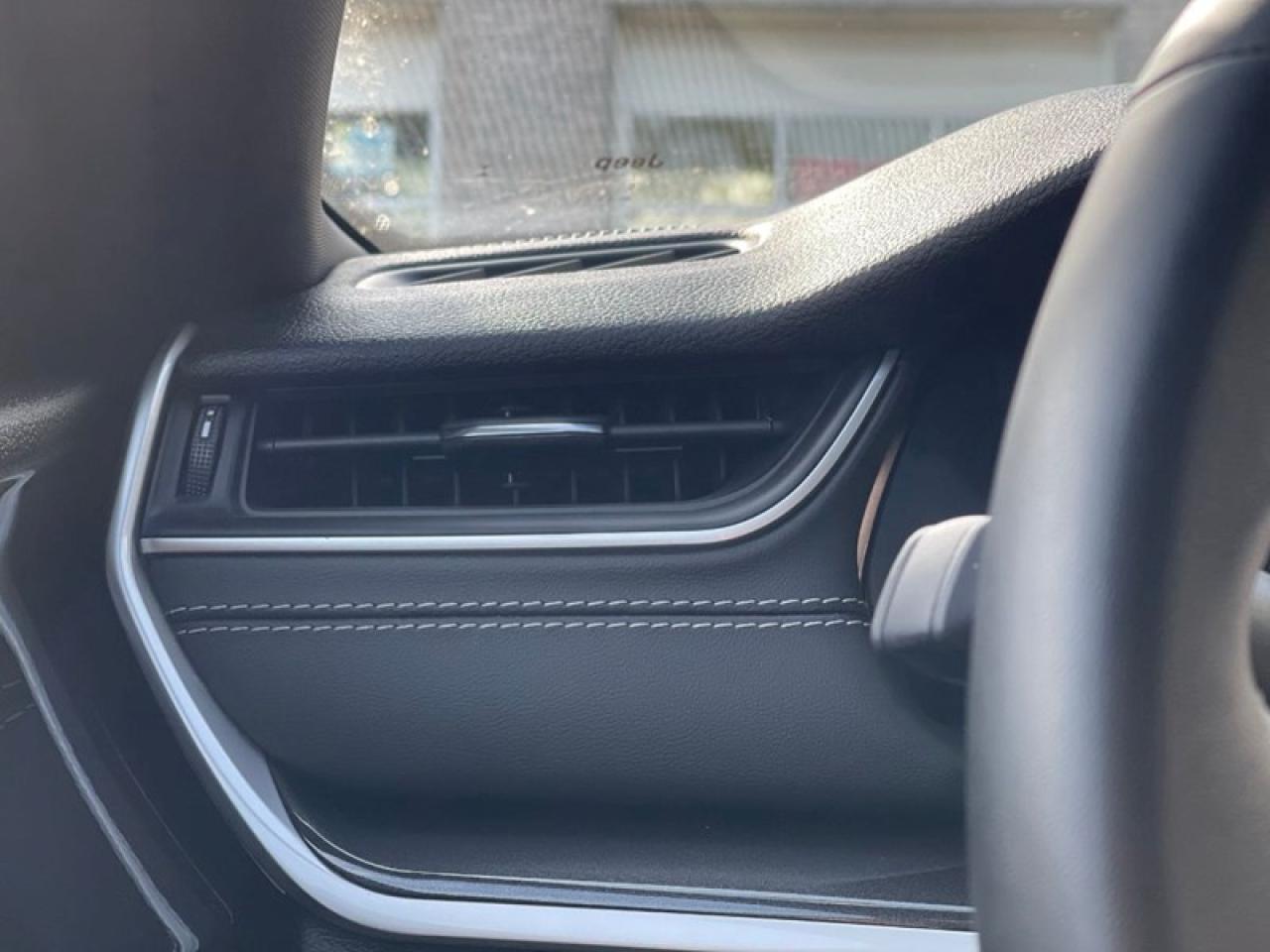 2022 Jeep Grand Cherokee L Laredo  Altitude Photo