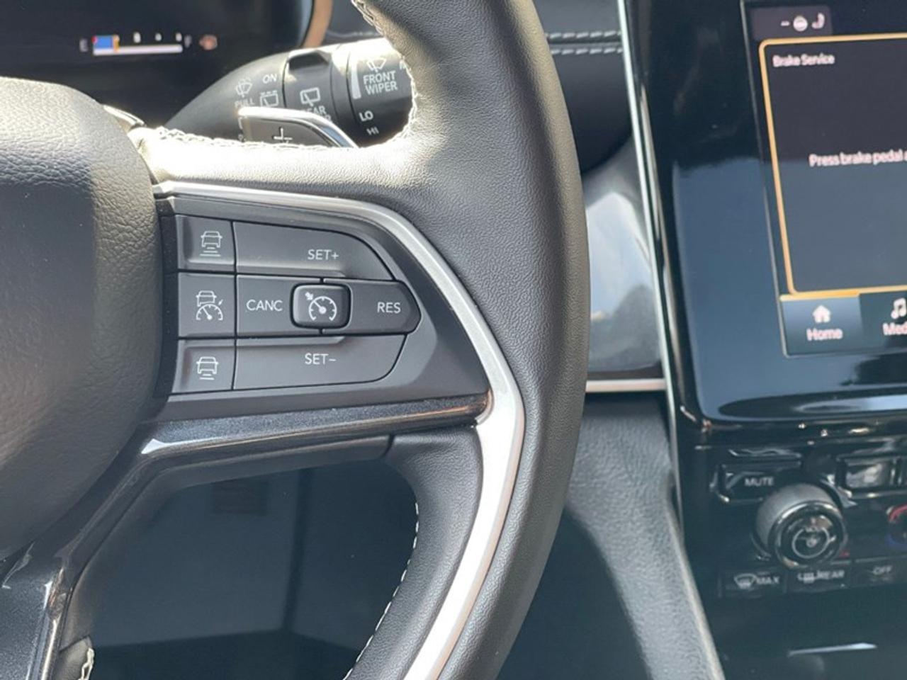 2022 Jeep Grand Cherokee L Laredo  Altitude Photo