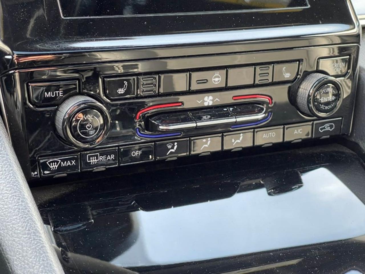 2022 Jeep Grand Cherokee L Laredo  Altitude Photo