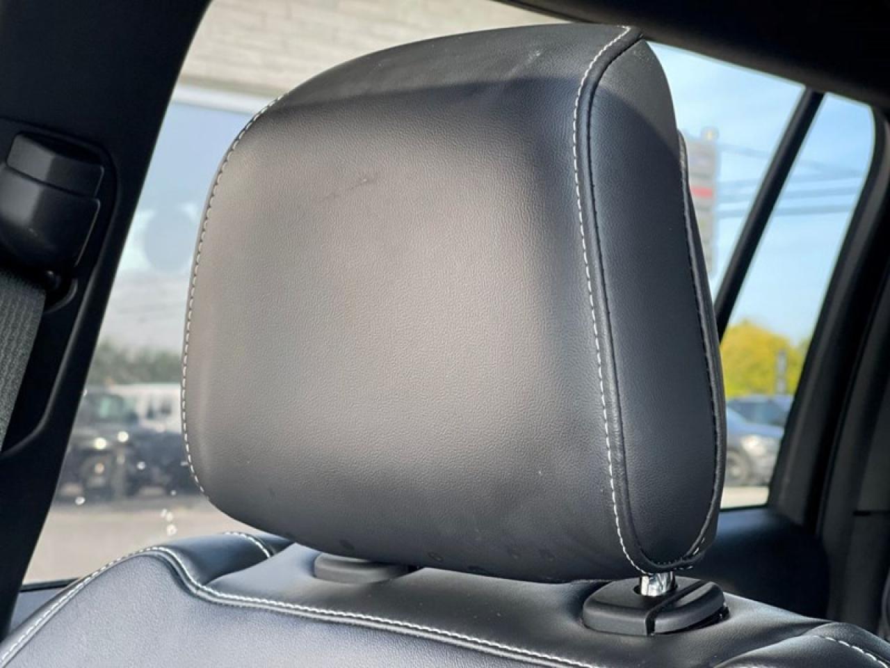 2022 Jeep Grand Cherokee L Laredo  Altitude Photo