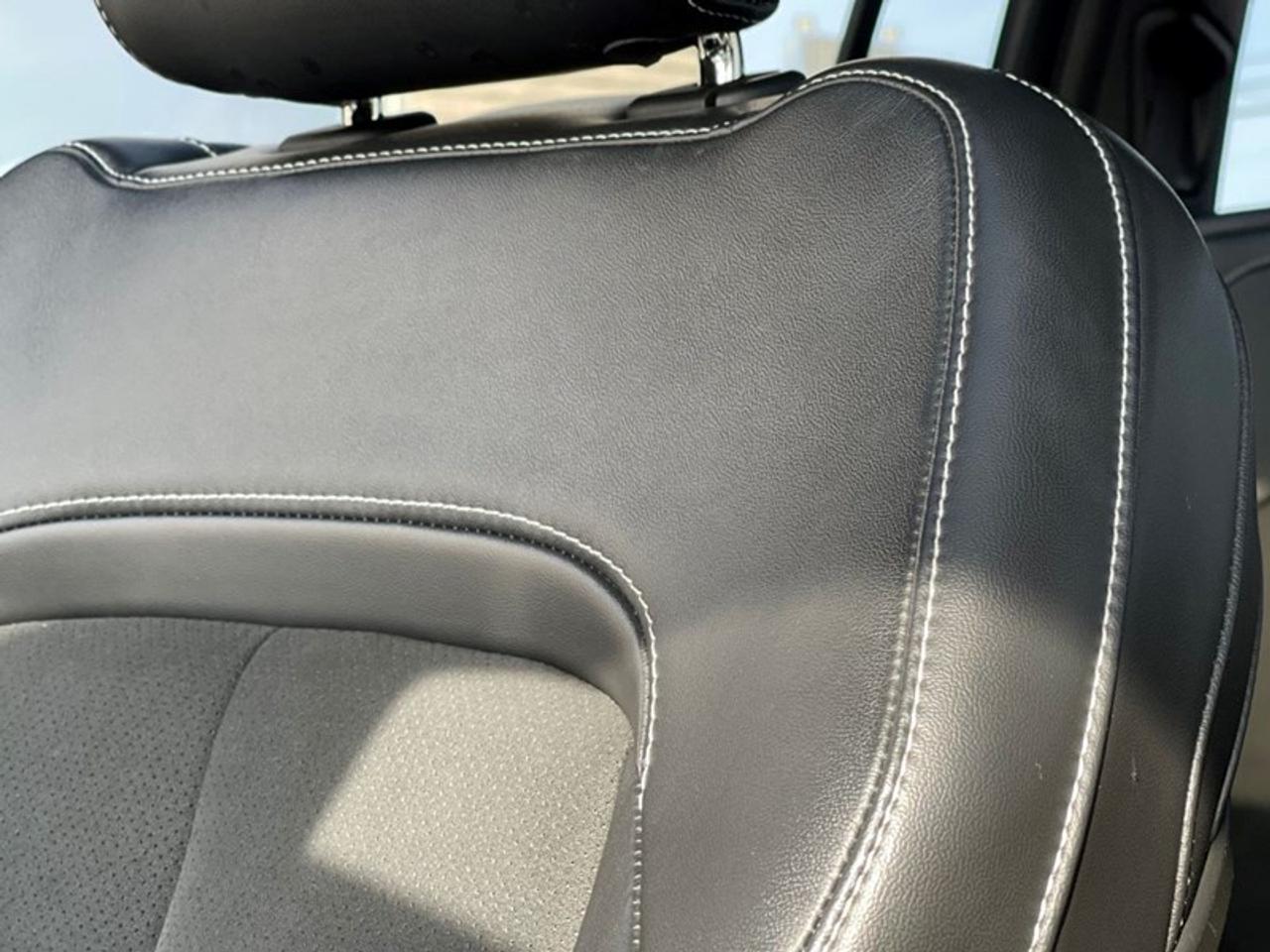 2022 Jeep Grand Cherokee L Laredo  Altitude Photo