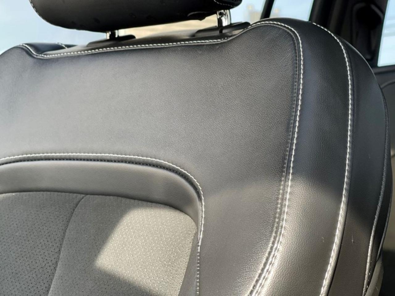 2022 Jeep Grand Cherokee L Laredo  Altitude Photo