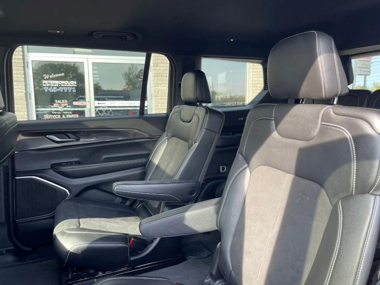 2022 Jeep Grand Cherokee L Laredo  Altitude Photo