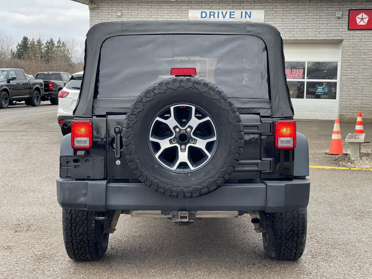 2016 Jeep Wrangler UNLIMITED SPORT Photo