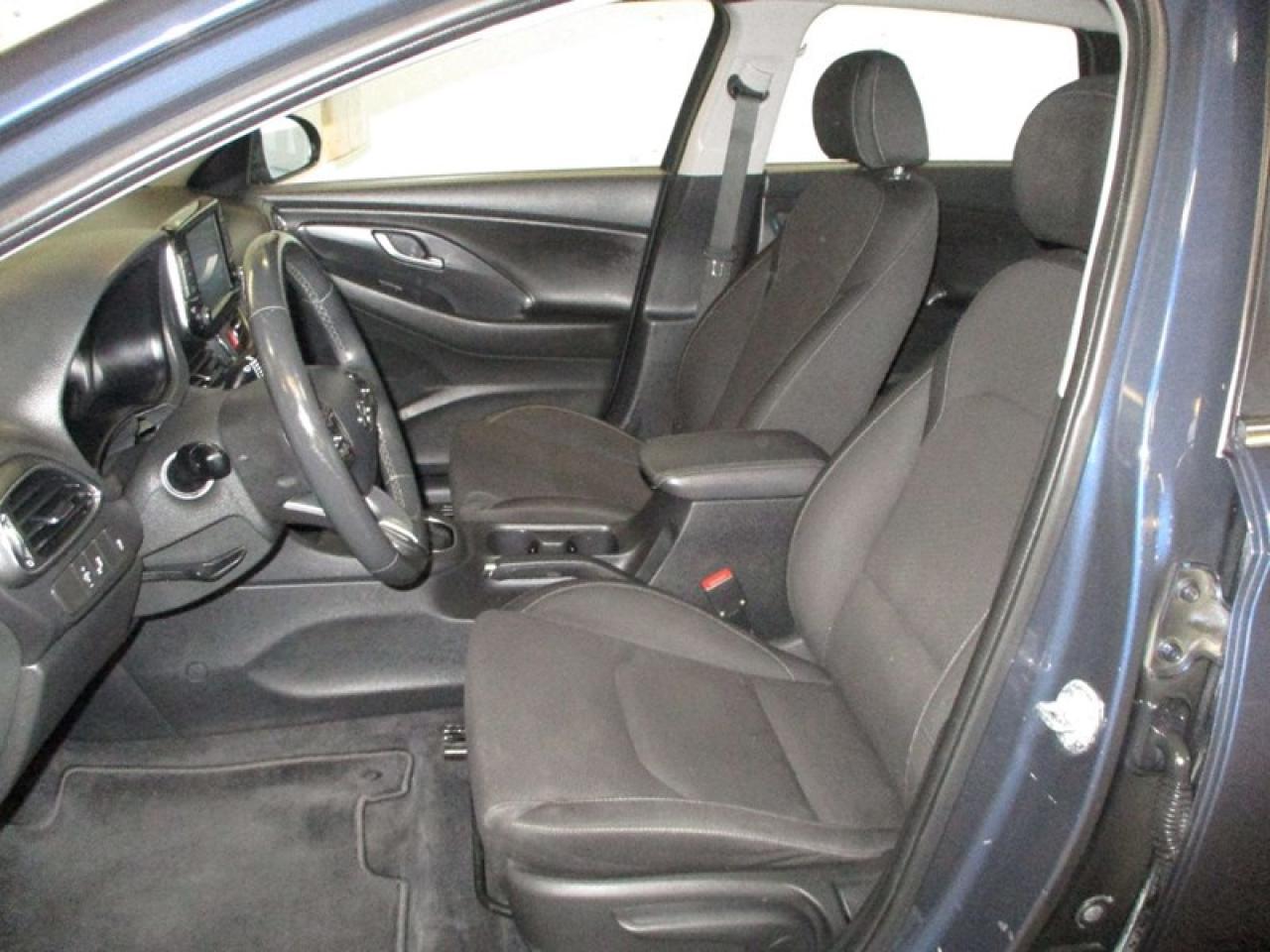 2018 Hyundai Elantra GT  Photo4