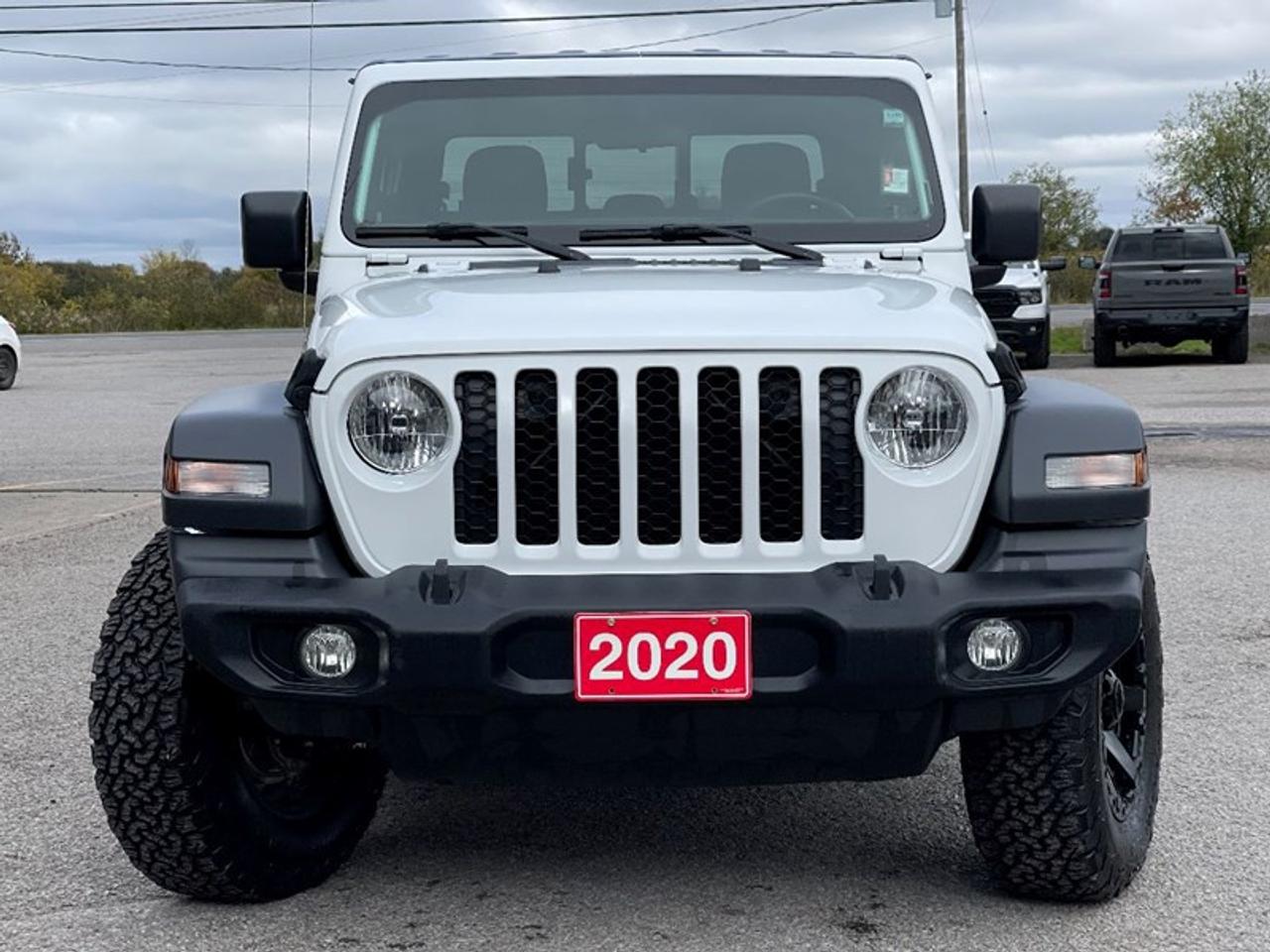 2020 Jeep Gladiator SPORT Photo5