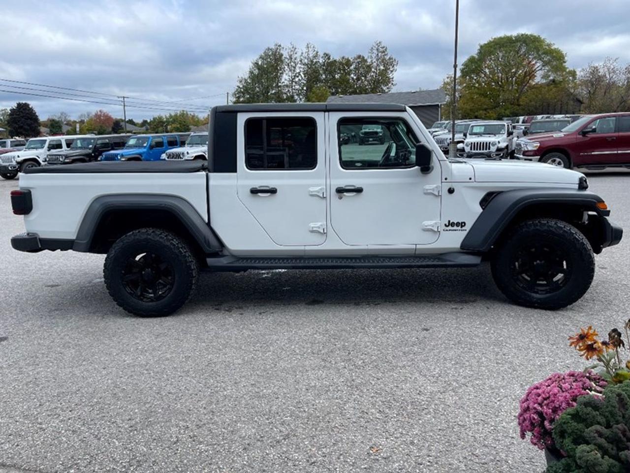 2020 Jeep Gladiator SPORT Photo