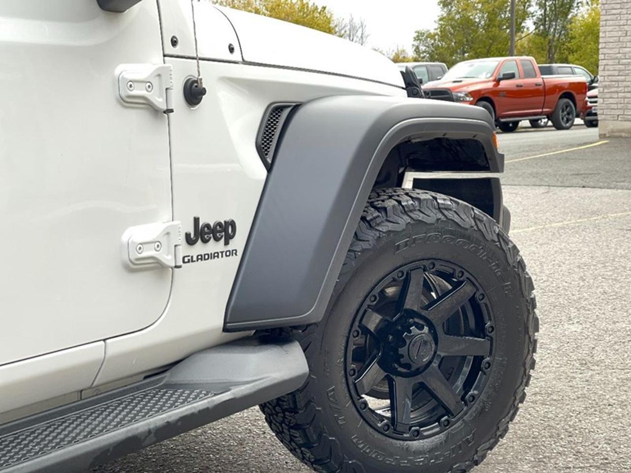 2020 Jeep Gladiator SPORT Photo