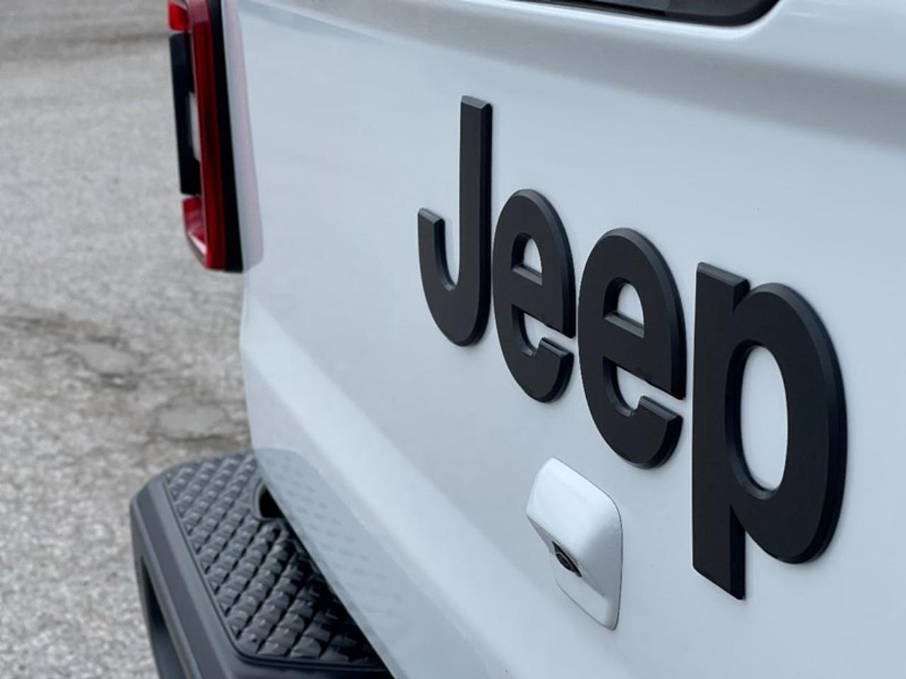 2020 Jeep Gladiator SPORT Photo