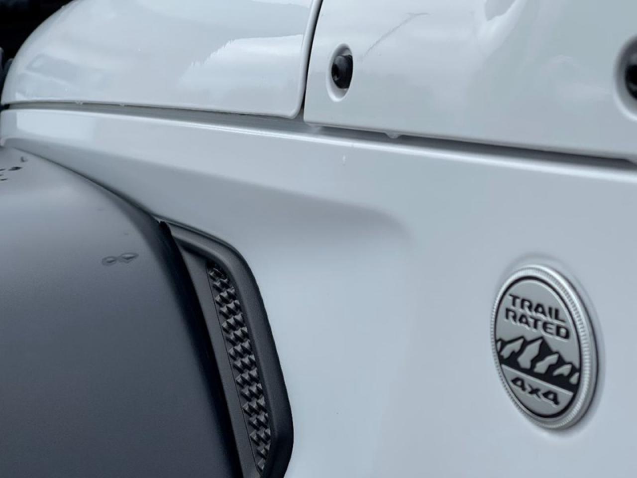 2020 Jeep Gladiator SPORT Photo