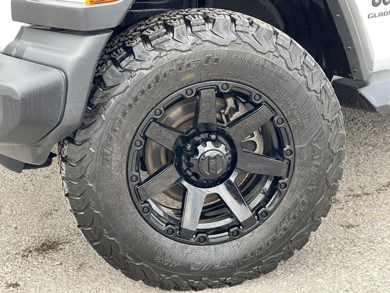2020 Jeep Gladiator SPORT Photo