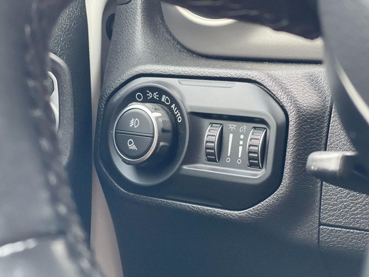 2020 Jeep Gladiator SPORT Photo
