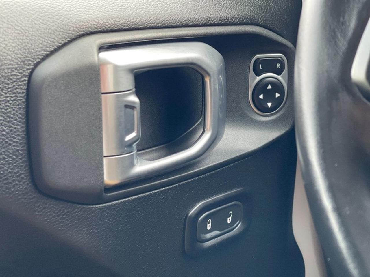 2020 Jeep Gladiator SPORT Photo