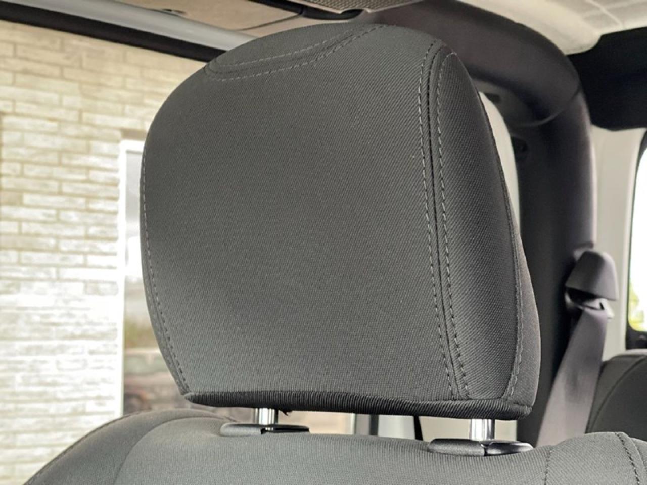 2020 Jeep Gladiator SPORT Photo