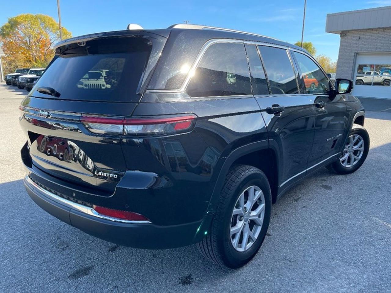 2022 Jeep Grand Cherokee LIMITED 4X4 Photo