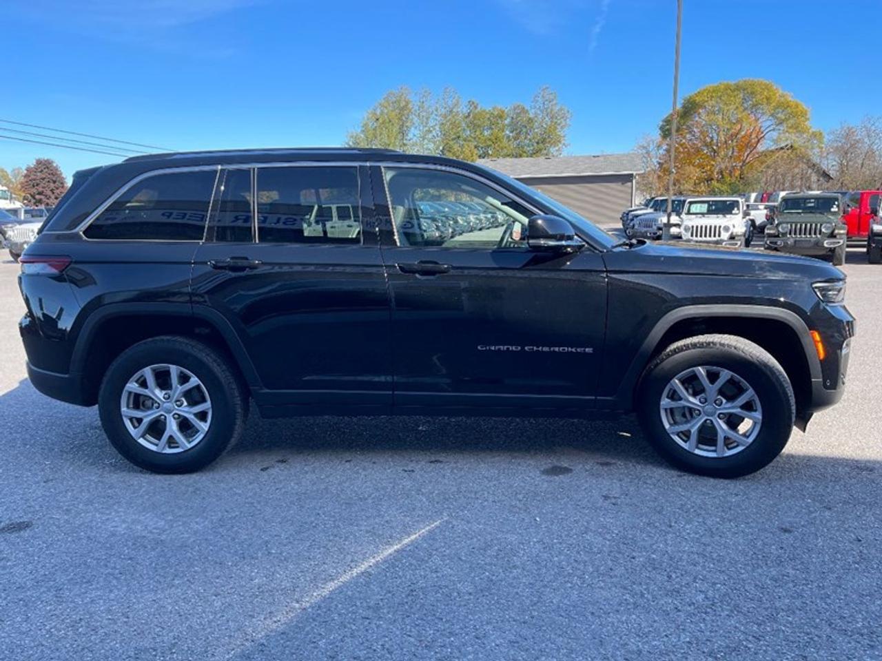2022 Jeep Grand Cherokee LIMITED 4X4 Photo