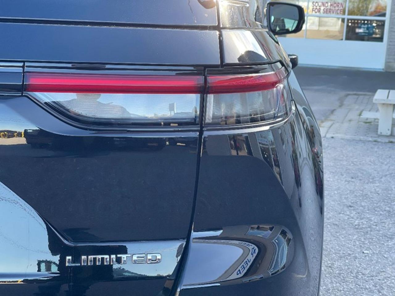 2022 Jeep Grand Cherokee LIMITED 4X4 Photo