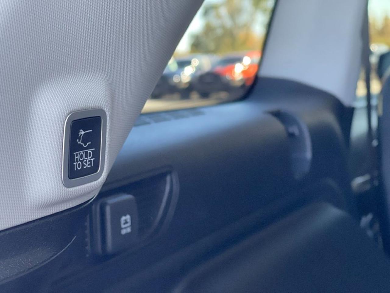 2022 Jeep Grand Cherokee LIMITED 4X4 Photo