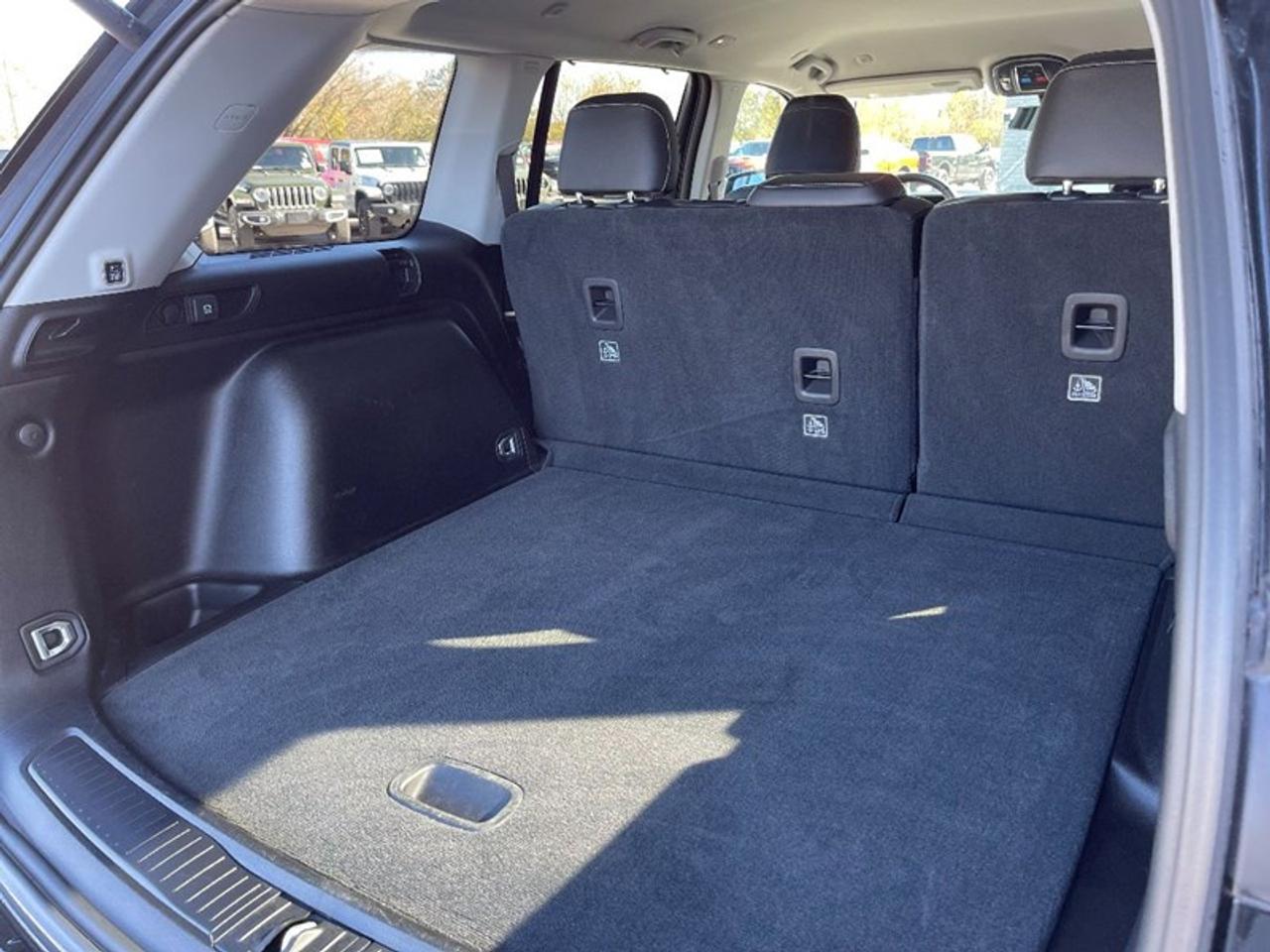 2022 Jeep Grand Cherokee LIMITED 4X4 Photo