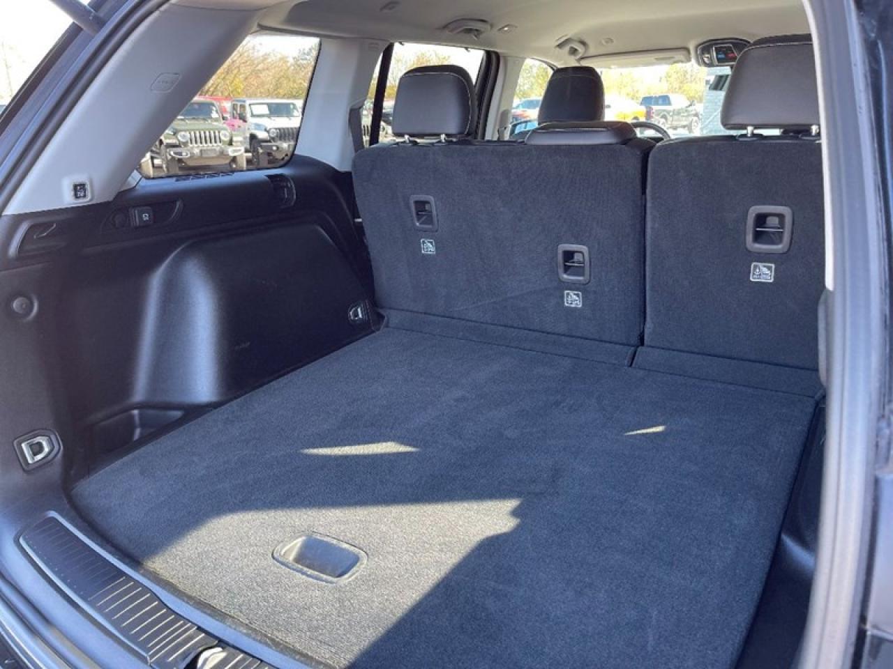 2022 Jeep Grand Cherokee LIMITED 4X4 Photo