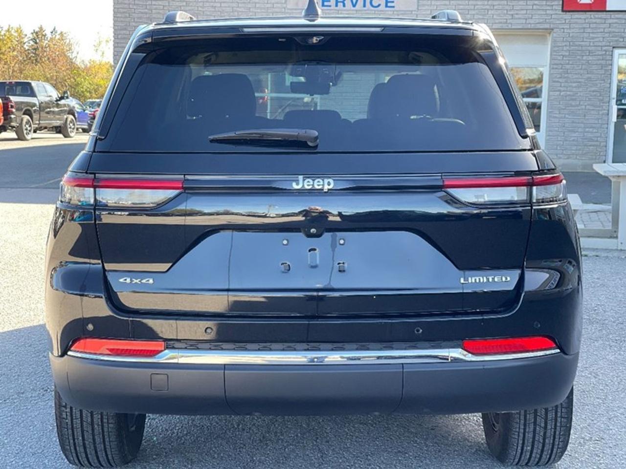 2022 Jeep Grand Cherokee LIMITED 4X4 Photo