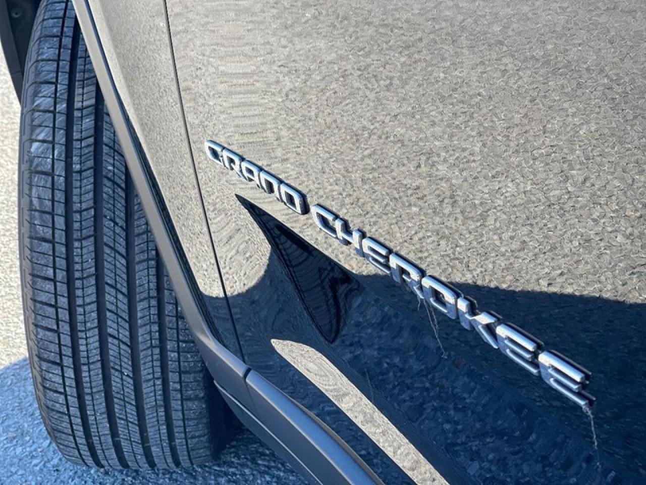 2022 Jeep Grand Cherokee LIMITED 4X4 Photo