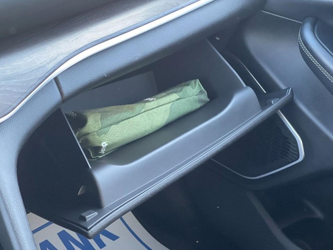 2022 Jeep Grand Cherokee LIMITED 4X4 Photo