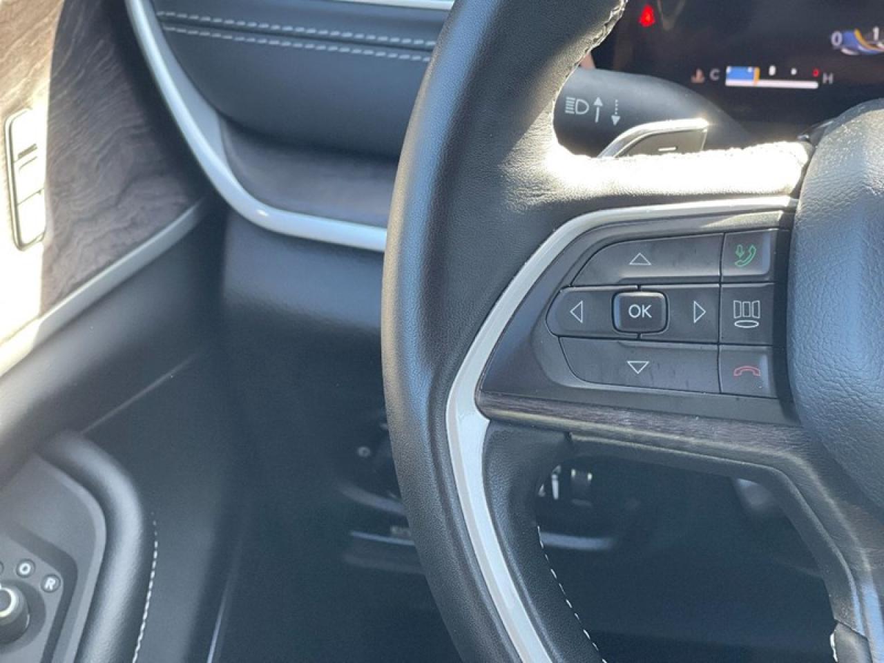 2022 Jeep Grand Cherokee LIMITED 4X4 Photo