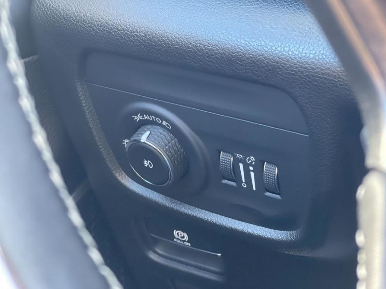 2022 Jeep Grand Cherokee LIMITED 4X4 Photo