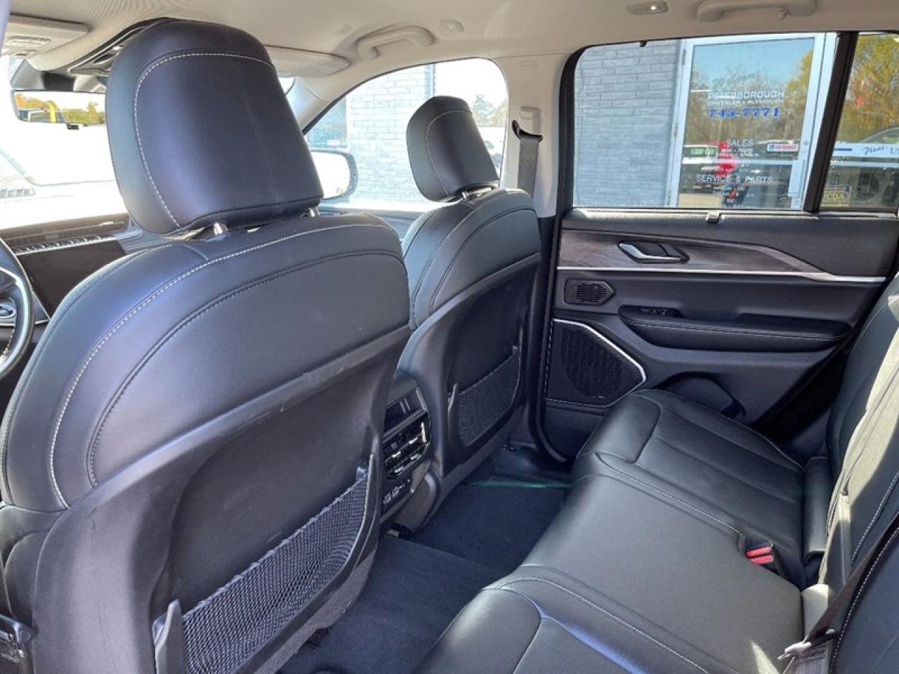 2022 Jeep Grand Cherokee LIMITED 4X4 Photo