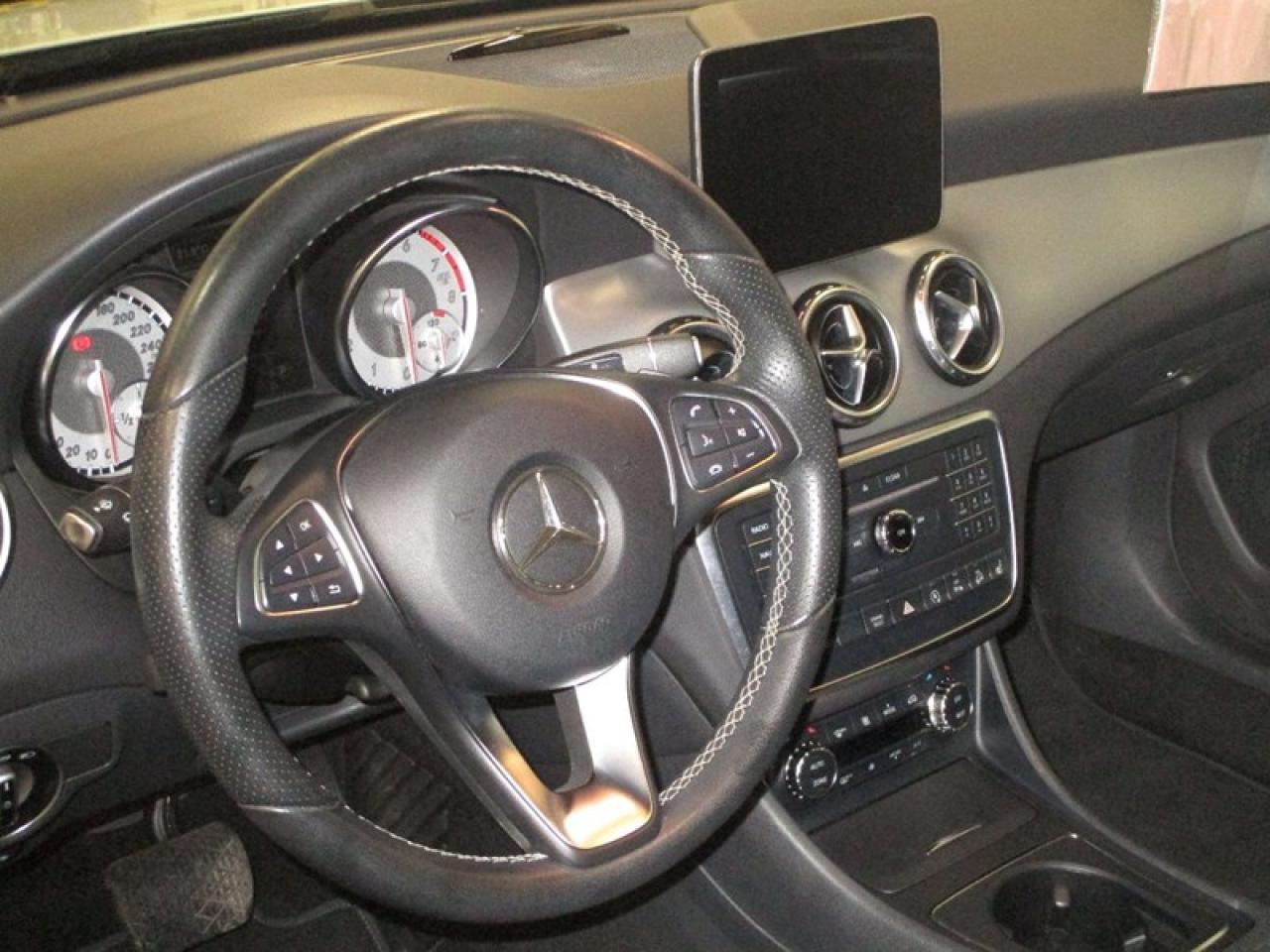 2017 Mercedes-Benz GLA-Class  Photo