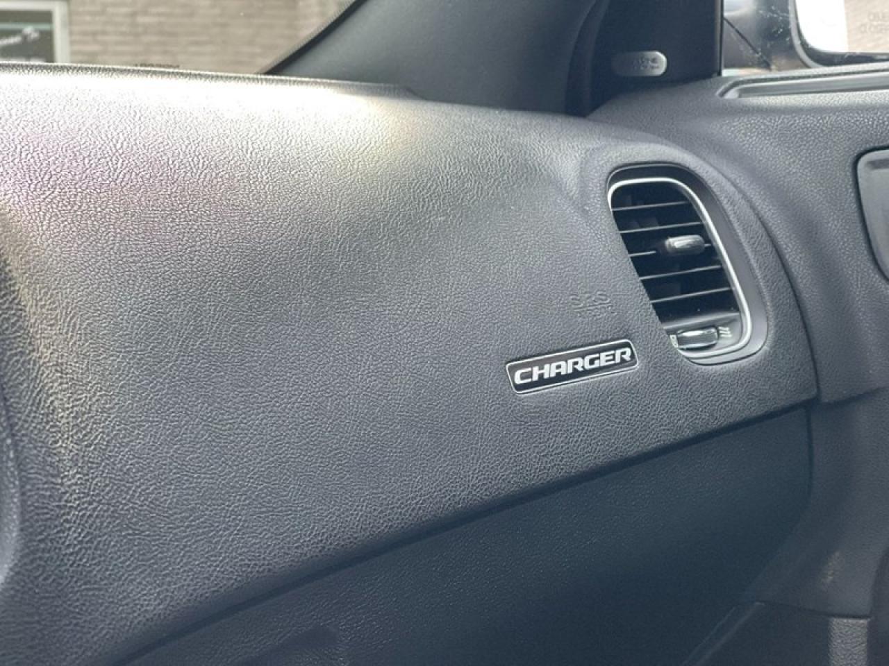 2019 Dodge Charger SXT AWD Photo