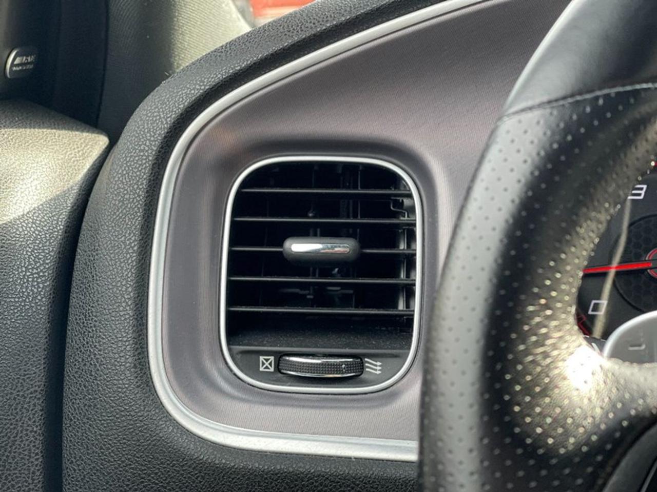 2019 Dodge Charger SXT AWD Photo