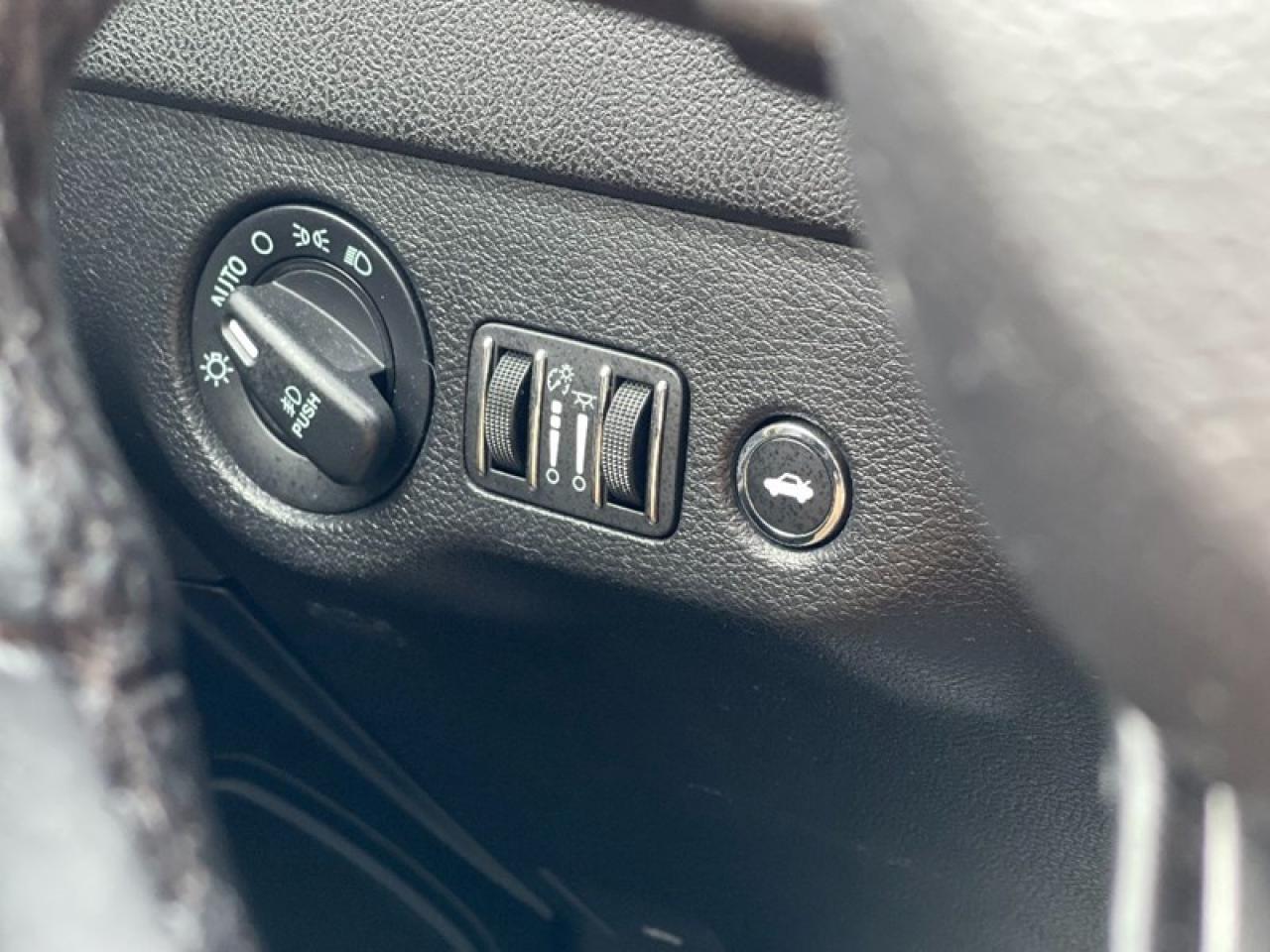 2019 Dodge Charger SXT AWD Photo